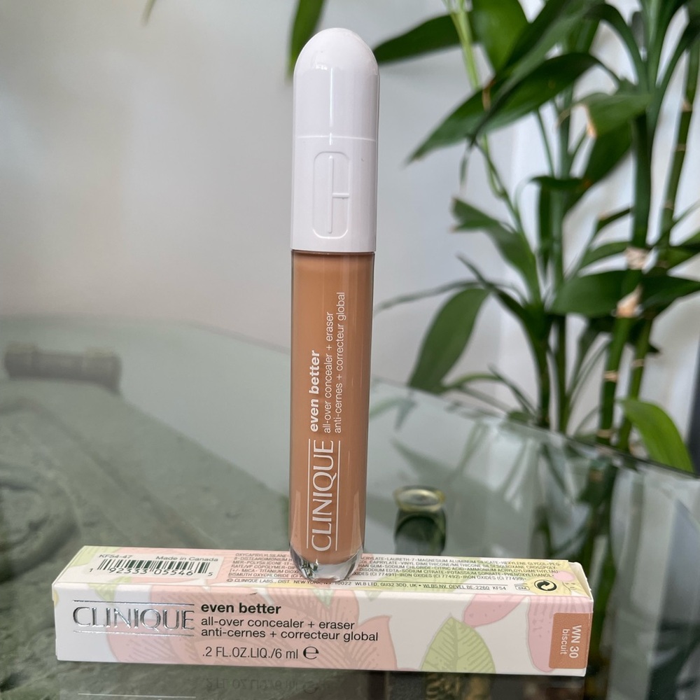 Clinique Even Better concealer in Biscuit WN30